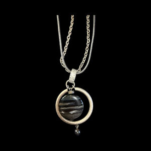 Layered Silver Circle Pendant Necklace – Modern Black Stone Jewelry